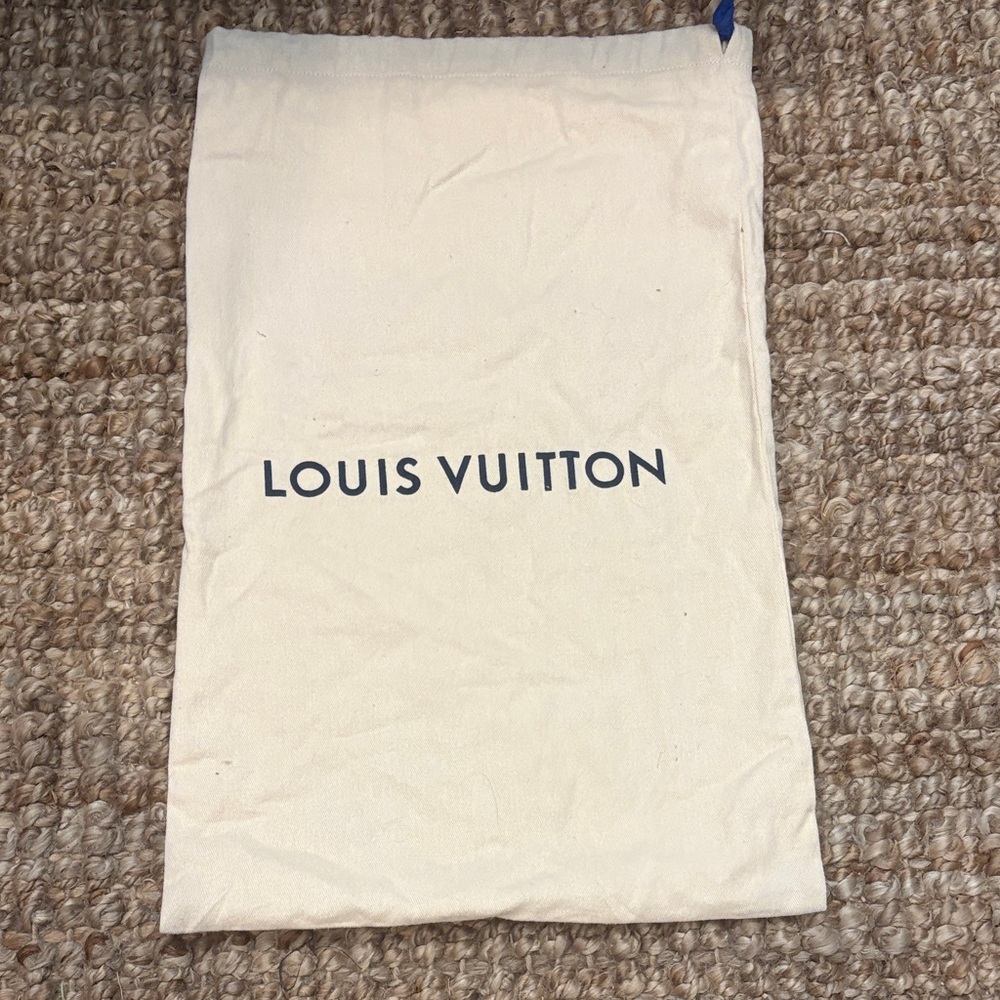 Louis Vuitton drawstring, dust bag cotton